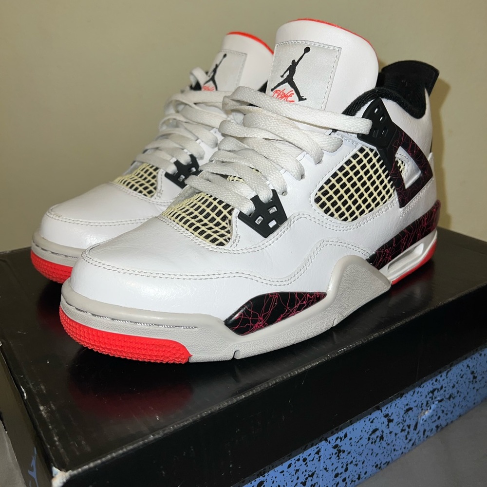 Jordan 4 - Picture 2 of 11